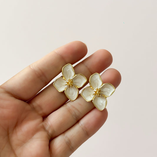 Aretes Bloom