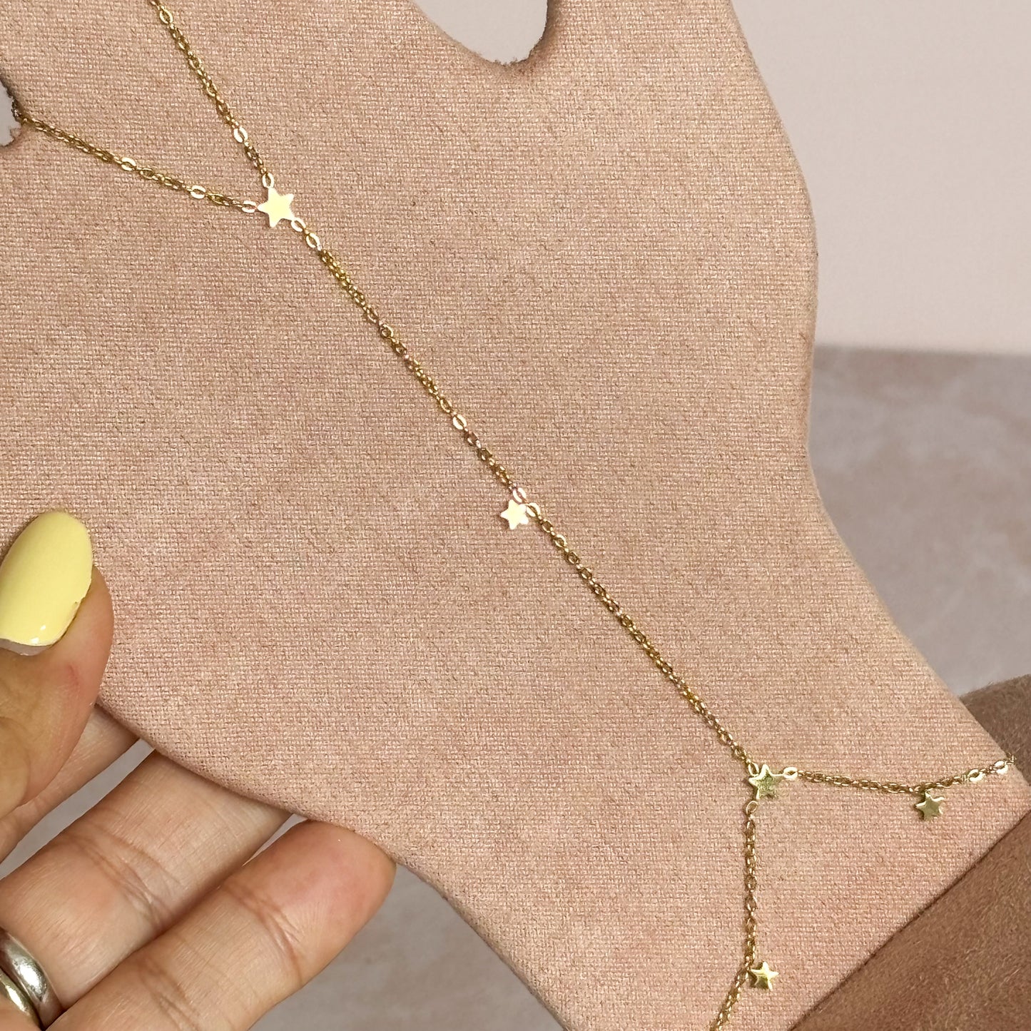 Handchain Celeste